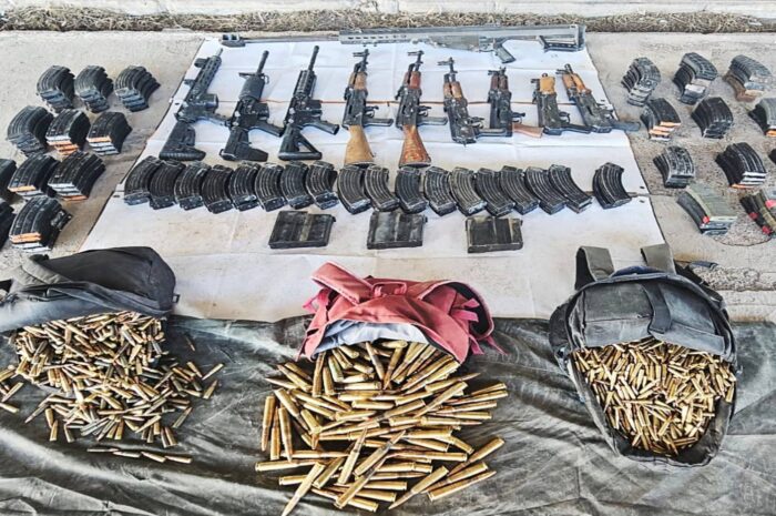 Ejército asegura arsenal y droga en operativos en Tamaulipas