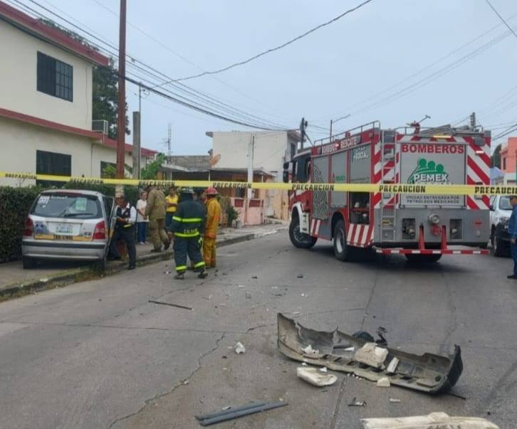 Choque entre taxi y camioneta deja dos heridos en Ciudad Madero