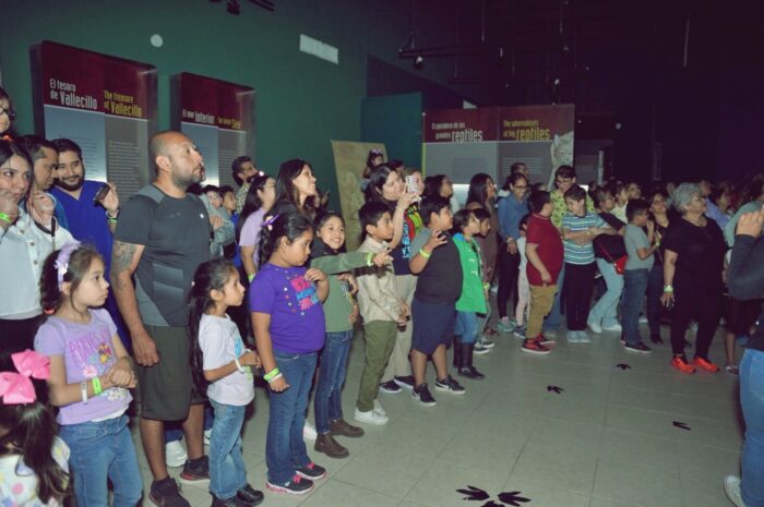 Familias disfrutan de “Una Noche en el Museo” en Nuevo Laredo