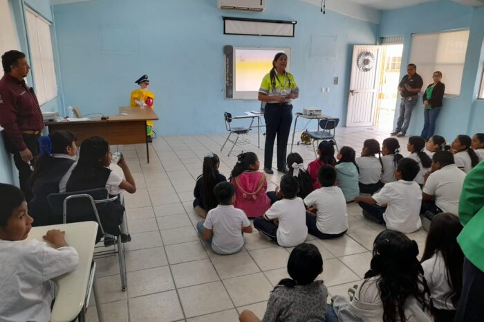 Promueve Dirección de Tránsito de Nuevo Laredo cultura vial en la primaria Club de Leones