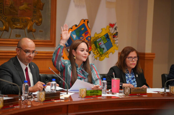 Refrenda alcaldesa Carmen Lilia Canturosas compromiso con la educación; anuncia entrega de más de 8,000 becas
