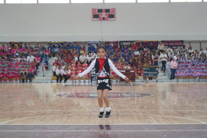 Nuevo Laredo impulsa sus tradiciones con concurso de Rondas y Salto de Cuerda