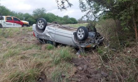 Mujer pierde la vida en volcadura sobre la carretera San Fernando–Reynosa