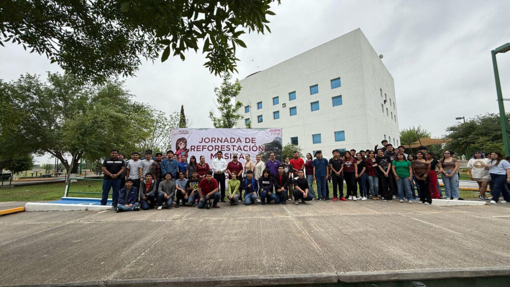 Gobierno Municipal impulsa reforestación y huertos escolares en la UT de Nuevo Laredo Gobierno Municipal impulsa reforestación y huertos escolares en la UT de Nuevo Laredo