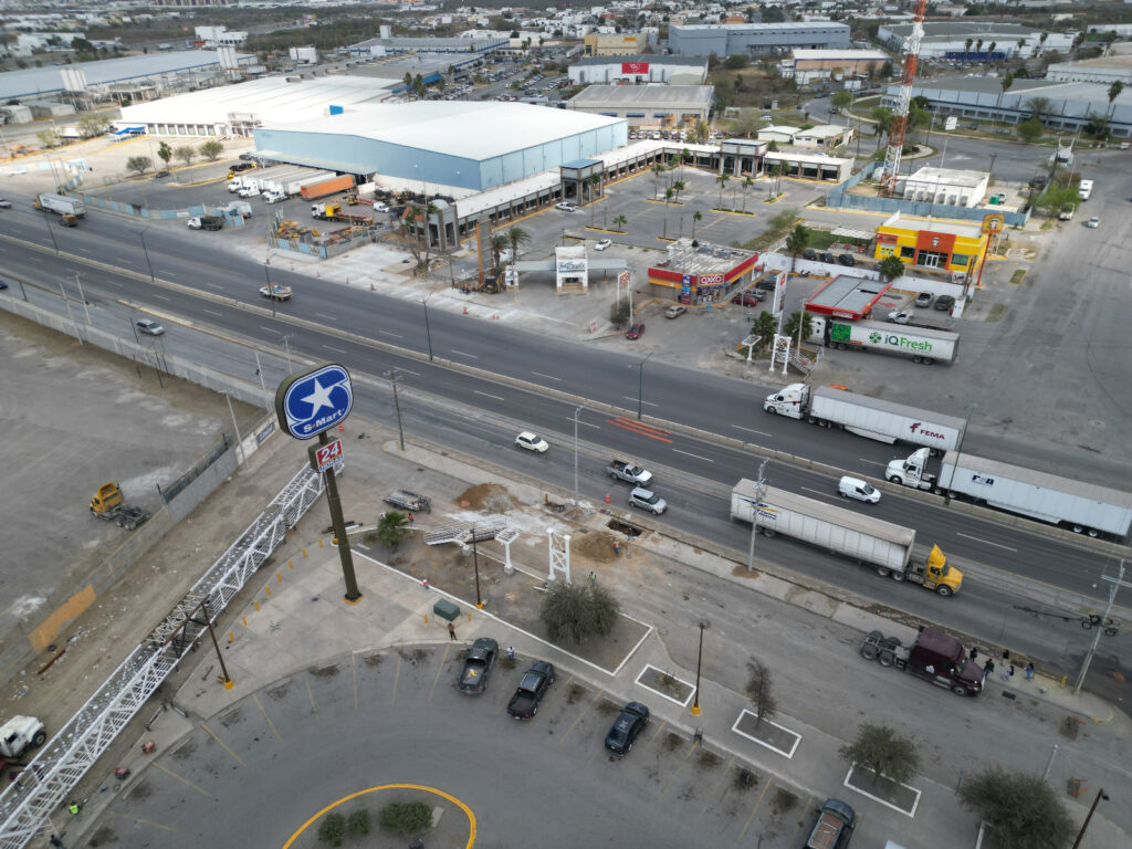 Anuncia Gobierno de Nuevo Laredo cierre de Carretera Nacional por trabajos de construcción de puente peatonal Anuncia Gobierno de Nuevo Laredo cierre de Carretera Nacional por trabajos de construcción de puente peatonal
