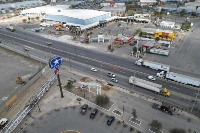 Anuncia Gobierno de Nuevo Laredo cierre de Carretera Nacional por trabajos de construcción de puente peatonal