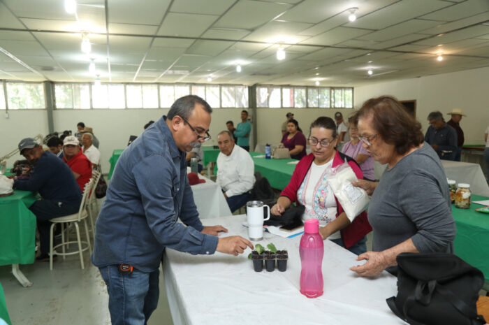 Concluyen con éxito los cursos de huertos familiares en Nuevo Laredo