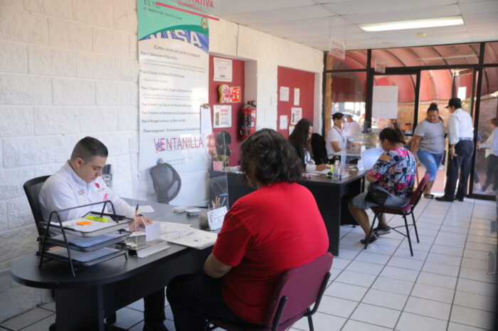 Simplifican trámite de pasaporte en oficina de enlace en Nuevo Laredo, ya no se requiere presentar acta de nacimiento ni CURP