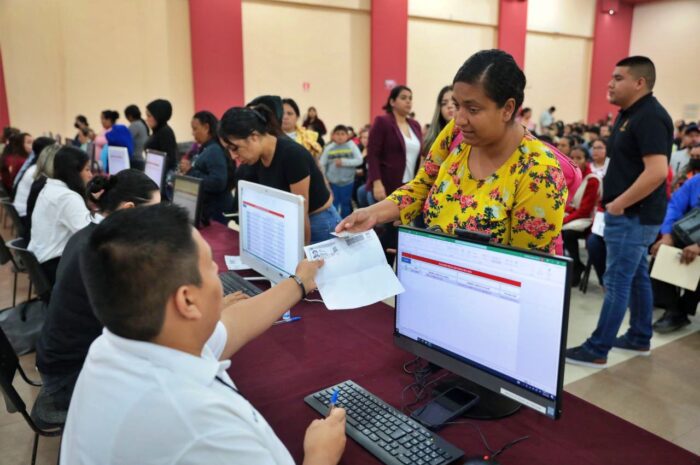 Inicia este martes 22 de abril entrega de tarjetas de becas municipales en Nuevo Laredo