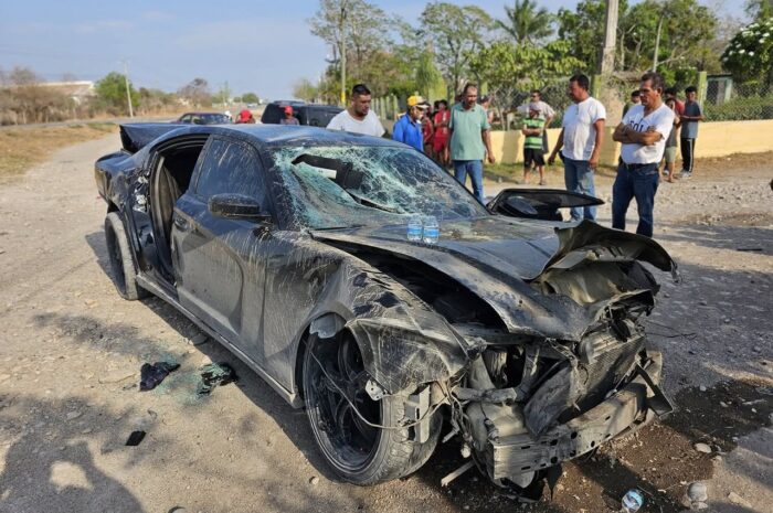 Volcadura en González deja cuatro lesionados
