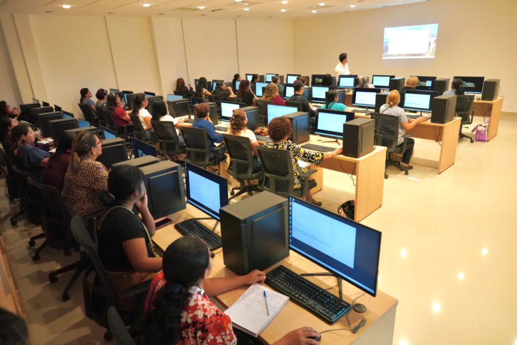 Por la alta demanda abren dos cursos de computación para mujeres en la Infoteca de Nuevo Laredo Por la alta demanda abren dos cursos de computación para mujeres en la Infoteca de Nuevo Laredo