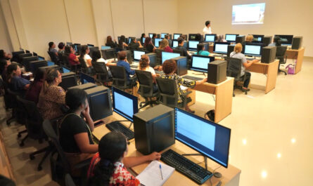 Por la alta demanda abren dos cursos de computación para mujeres en la Infoteca de Nuevo Laredo