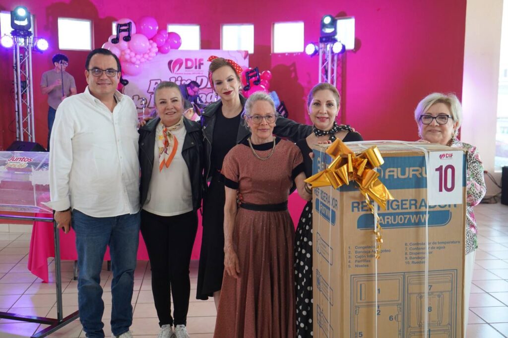 Celebran con alegría el Día de las Madres en la Casa Club del Adulto Mayor en Nuevo Laredo