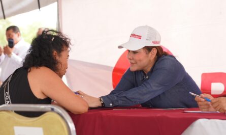 “Presidencia Cerquita de Ti” llega a Unidad Deportiva; atiende alcaldesa Carmen Lilia Canturosas peticiones ciudadanas