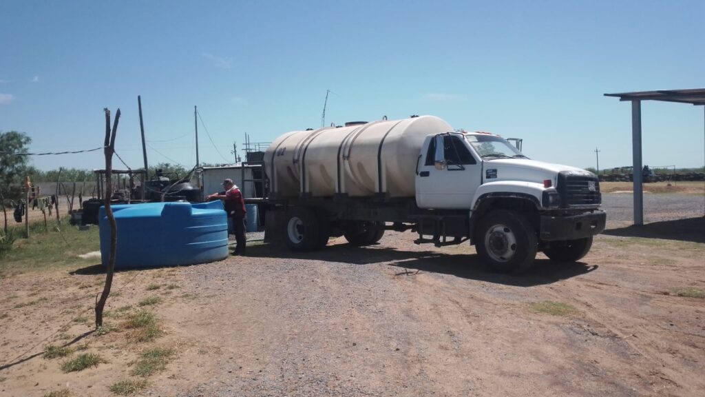 Mantiene Servicios Públicos Primarios de Nuevo Laredo servicio de pipas en colonias y ejidos de la periferia