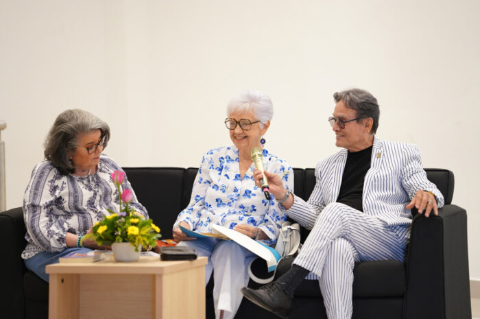 Rinden homenaje a Elena Poniatowska en la Infoteca por sus 93 años de edad