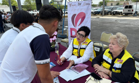 DIF Nuevo Laredo lleva pláticas preventivas a jóvenes de secundaria