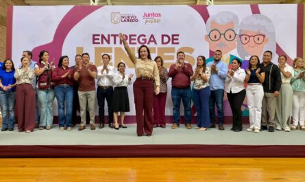 Alcaldesa Carmen Lilia Canturosas y Cabildo mejoran calidad de vida de familias con entrega de anteojos gratuitos