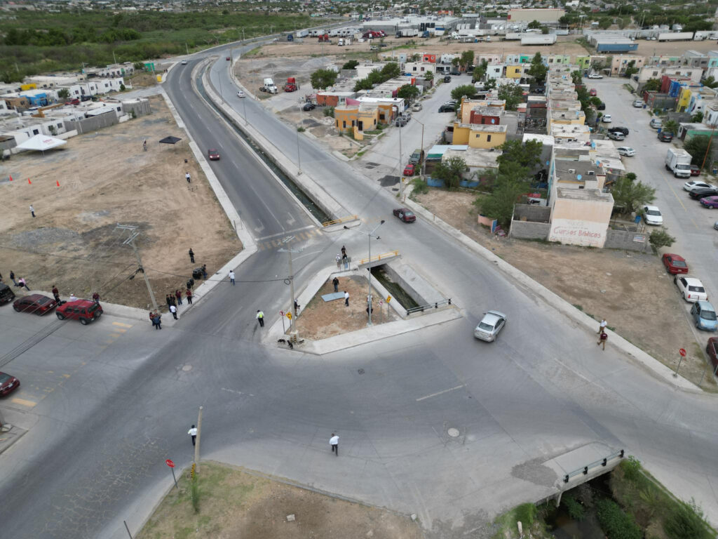 Transforma Gobierno de Nuevo Laredo acceso a Los Olivos II con pavimentación de bulevar Rea Transforma Gobierno de Nuevo Laredo acceso a Los Olivos II con pavimentación de bulevar Rea
