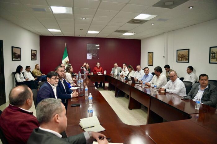 Impulsa alcaldesa Carmen Lilia Canturosas proyecto estratégico del aeropuerto de carga en Nuevo Laredo