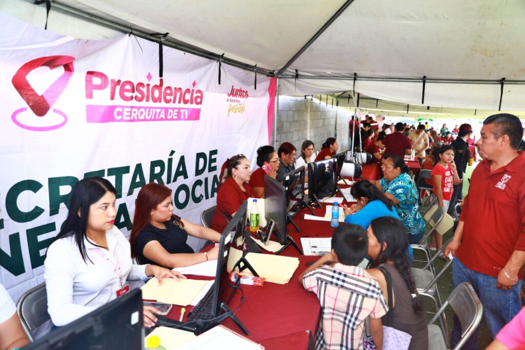 "Presidencia Cerquita de Ti" responde a vecinos de las colonias Voluntad y Trabajo 1, 2 y 3