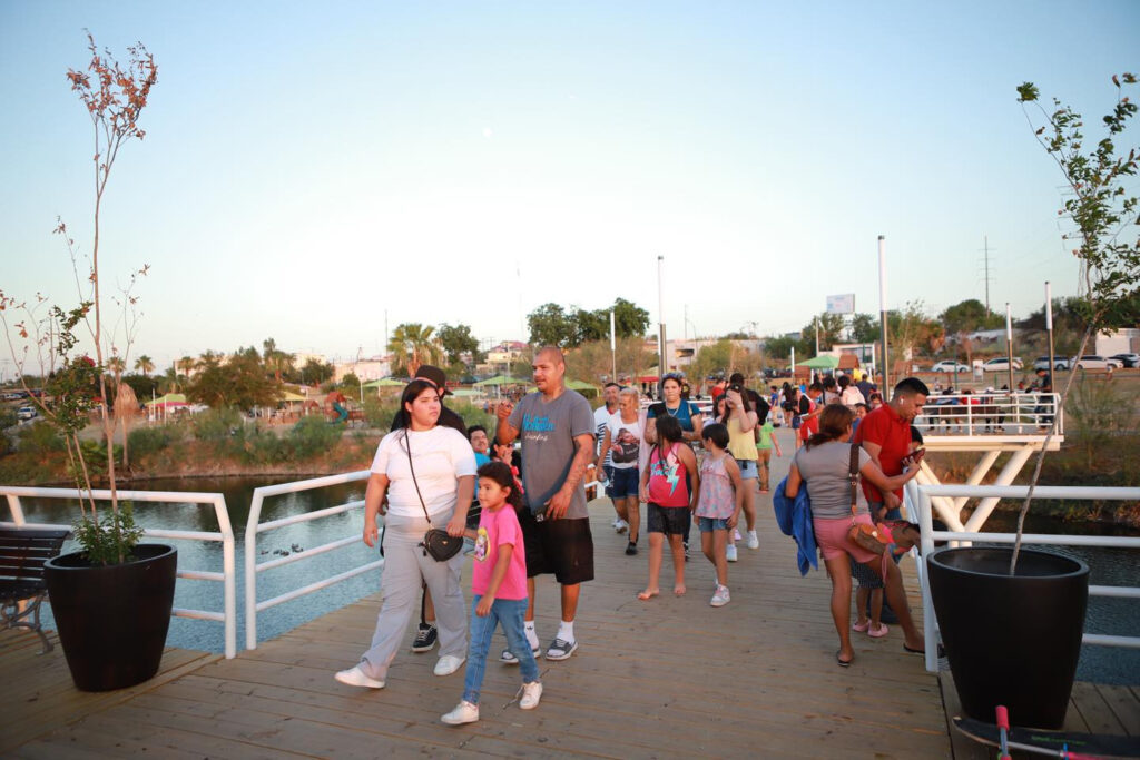 El Laguito se llena de vida: familias abarrotan el parque tras inauguración del puente panorámico