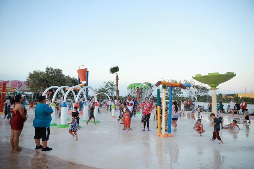El Laguito se llena de vida: familias abarrotan el parque tras inauguración del puente panorámico