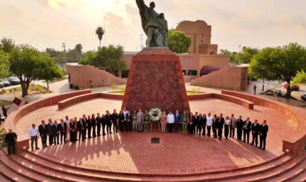 Honran a Nuevo Laredo en su 177 aniversario con emotivo homenaje y exposición histórica interactiva