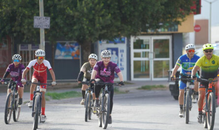 Ciudadanos, autoridades militares y municipales se unen en rodada ciclista por aniversario de Nuevo Laredo