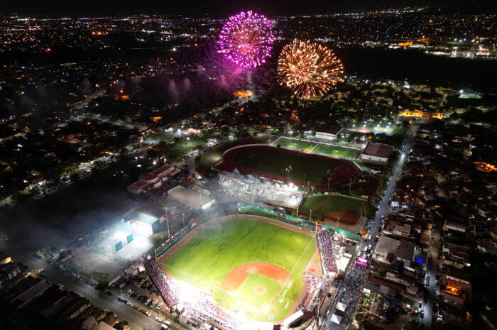 Emotiva noche béisbol une a Nuevo Laredo en el juego del 177 aniversario con triunfo de Tecos ante Charros de Jalisco