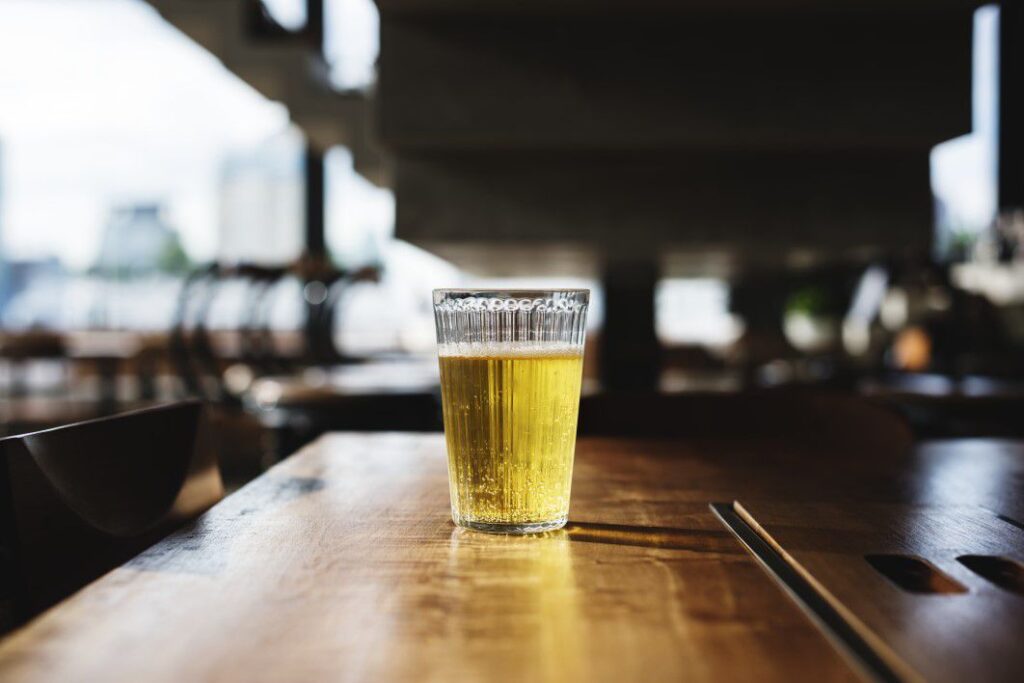 Tamaulipas advierte clausuras a negocios sin licencia de alcohol