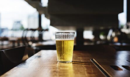 Tamaulipas advierte clausuras a negocios sin licencia de alcohol