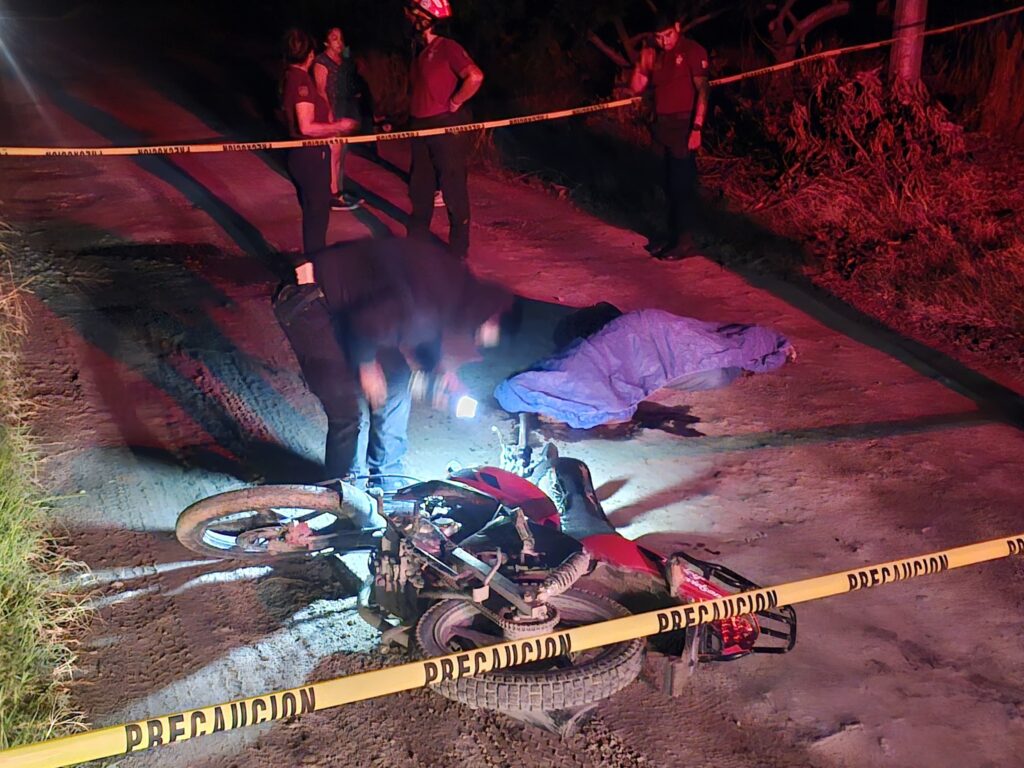 Motociclista muere tras fuerte caída en camino vecinal de El Mante