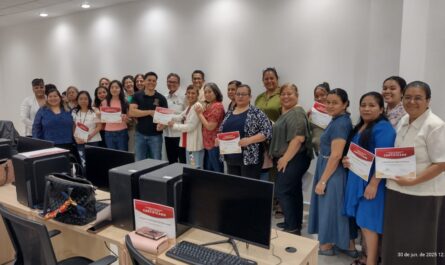 Concluye curso de computación en la Infoteca de Nuevo Laredo; gradúan 25 mujeres