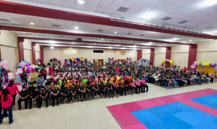 DIF Nuevo Laredo y CEDIF gradúan a 200 mujeres listas para emprender y fortalecer economía familiar