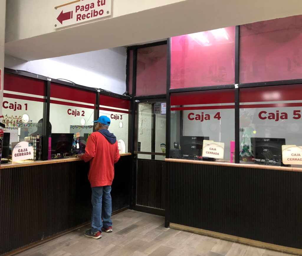 Continúa COMAPA Nuevo Laredo brindando atención especial en sábados