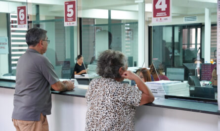 Familias hacen uso de seguro patrimonial que otorga Gobierno de Nuevo Laredo, invitan a la ciudadanía a regularizar su predial