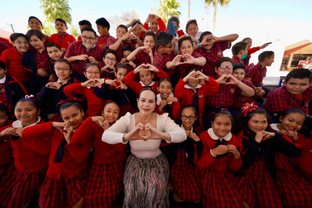 Anuncia alcaldesa Carmen Lilia Canturosas trámite gratis de certificado médico en Clínicas UNE para el regreso a clases