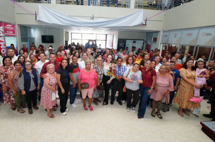 Entrega alcaldesa Carmen Lilia Canturosas y Cabildo 155 pares de lentes para mejorar la calidad de vida de familias neolaredenses