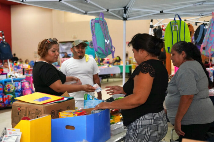 Surten familias lista de útiles escolares en Bazar Back to School