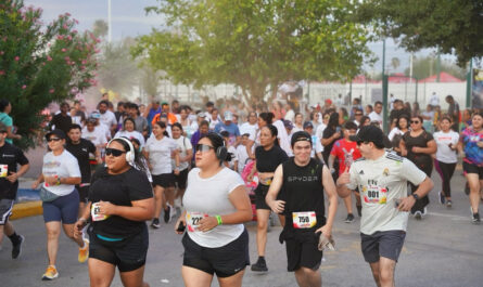 Más de mil 300 corredores tiñen de color la Carrera Joven 2025 en Nuevo Laredo