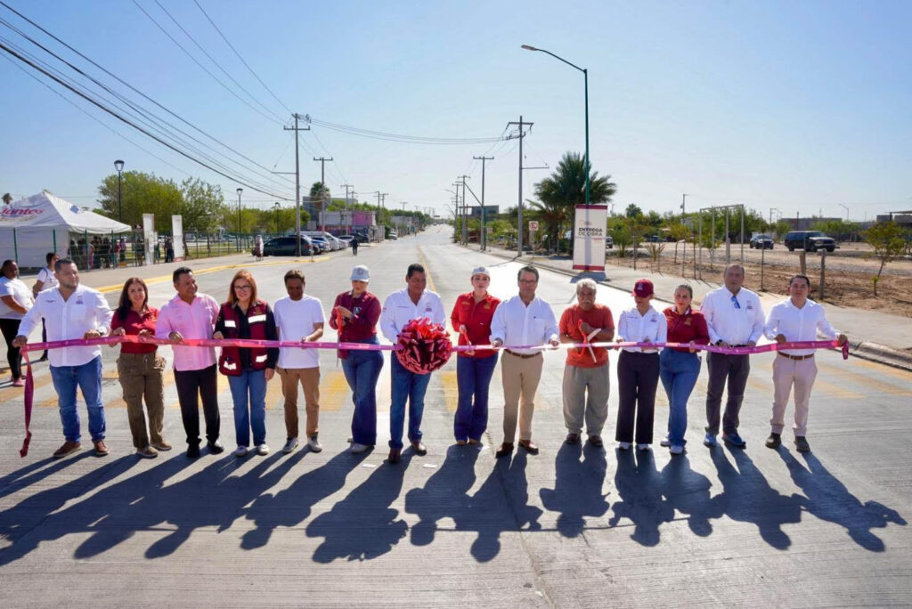 Alcaldesa Carmen Lilia Canturosas cumple con más obras en la colonia Francisco Villa Alcaldesa Carmen Lilia Canturosas cumple con más obras en la colonia Francisco Villa