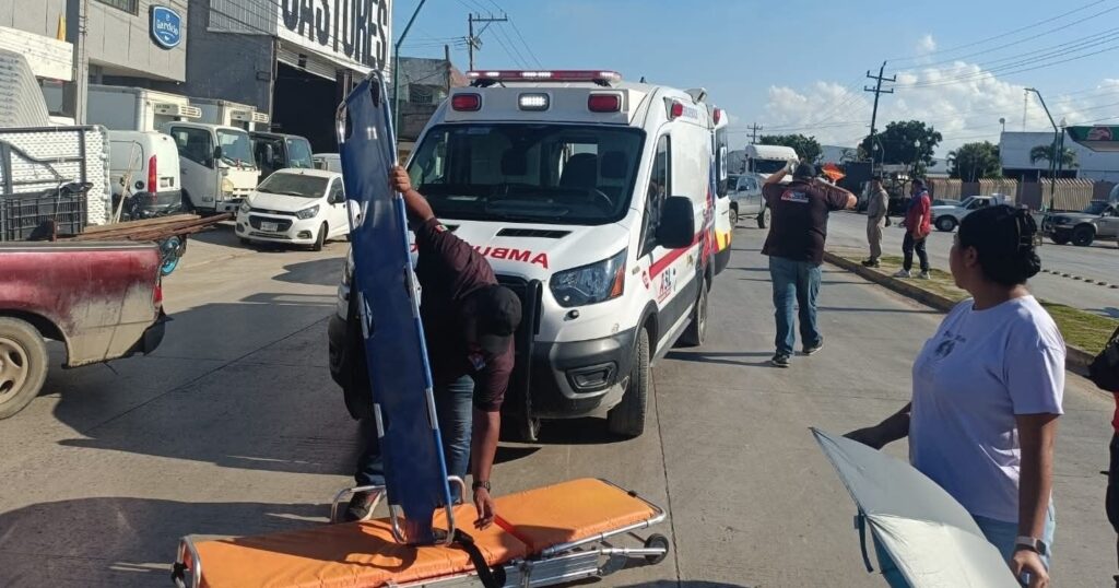 Motociclista acaba lesionado al esquivar un auto en Altamira