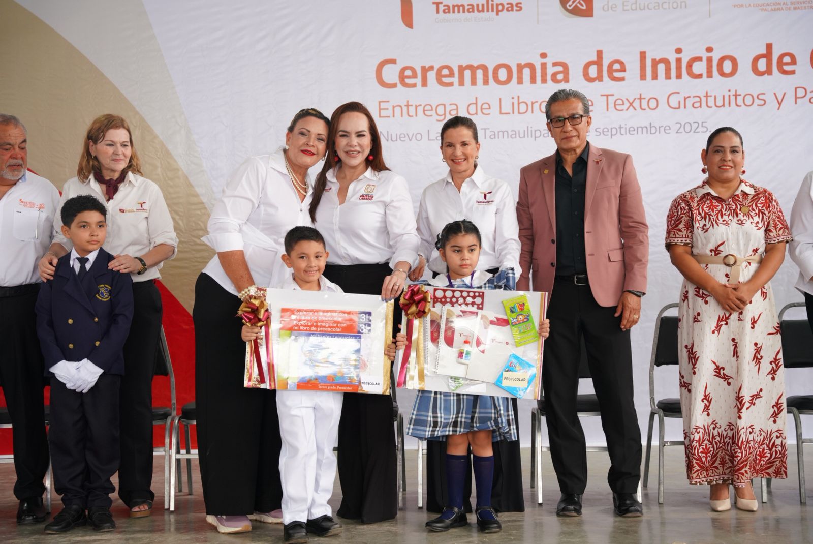 Nuevo Laredo da inicio al ciclo escolar 2025-2026 con entrega de libros de texto, útiles y más de 72 mil guías didácticas