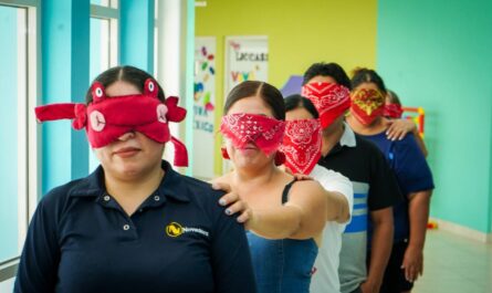 Padres de familia viven experiencia de empatía en el Centro de Autismo del DIF Nuevo Laredo
