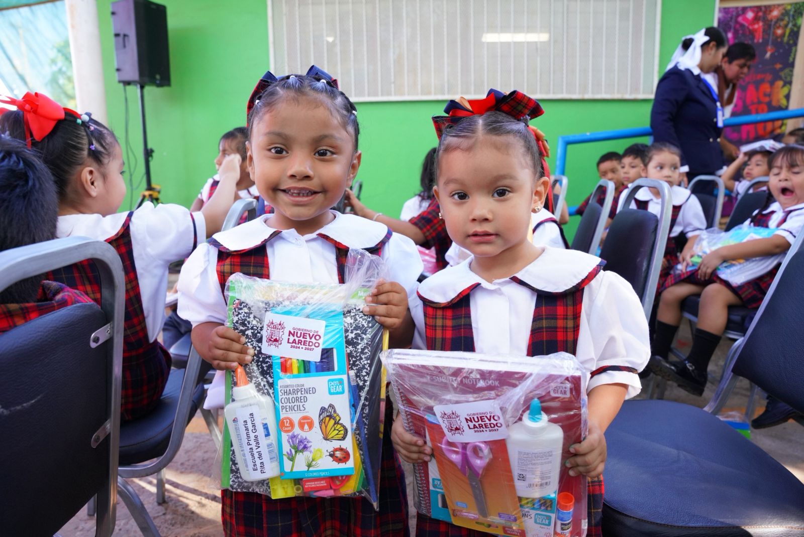 Con liderazgo educativo, Carmen Lilia Canturosas marca diferencia con apoyos escolares; más de 300 planteles reciben equipo de mantenimiento Con liderazgo educativo, Carmen Lilia Canturosas marca diferencia con apoyos escolares; más de 300 planteles reciben equipo de mantenimiento
