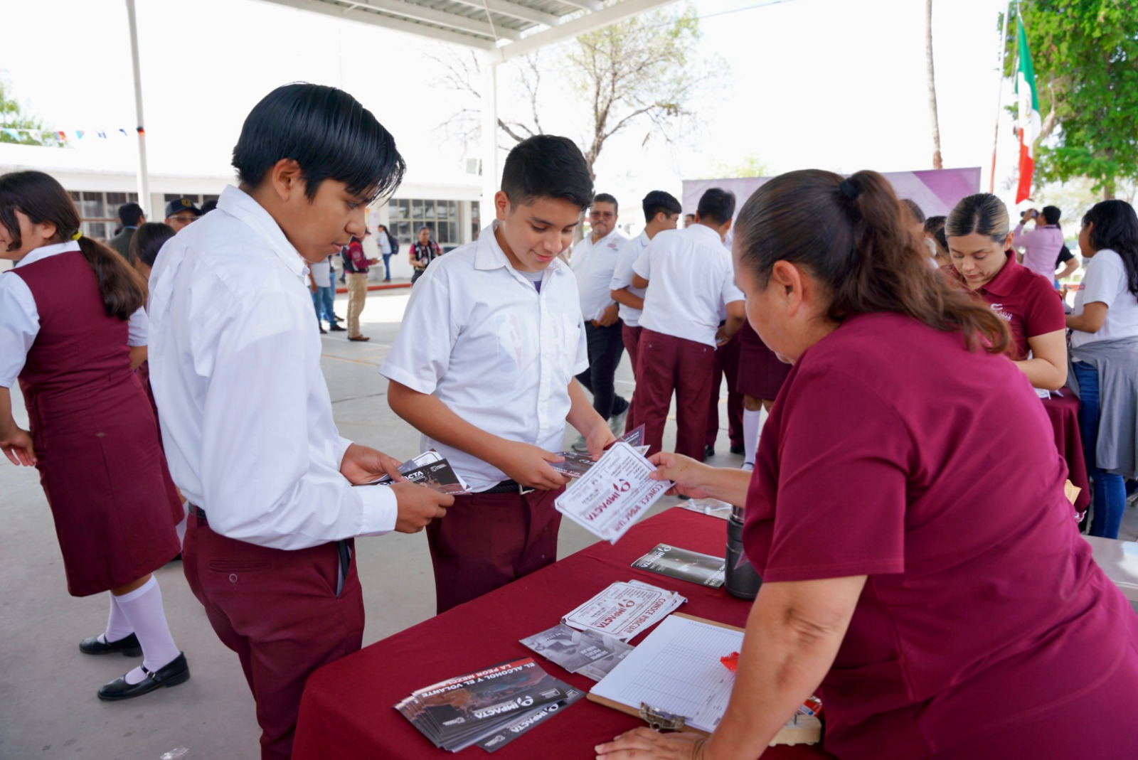 Brigadas “Contacto Joven” fomentan salud, participación y bienestar entre la juventud neolaredense