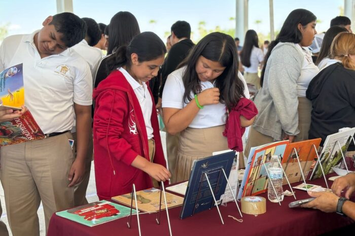 Biblioteca Itinerante fomenta la lectura en estudiantes de todos los niveles