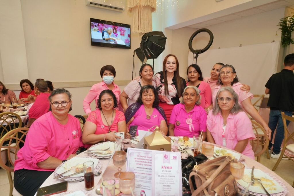 Gobierno Municipal y Sistema DIF Nuevo Laredo reconocen a 100 mujeres sobrevivientes de cáncer de mama Gobierno Municipal y Sistema DIF Nuevo Laredo reconocen a 100 mujeres sobrevivientes de cáncer de mama