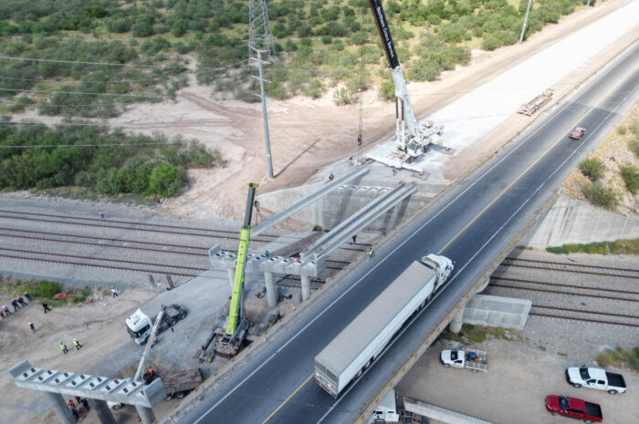Avanza rehabilitación de puente en Carretera MEX II: obra clave para el comercio y la conectividad de Nuevo Laredo